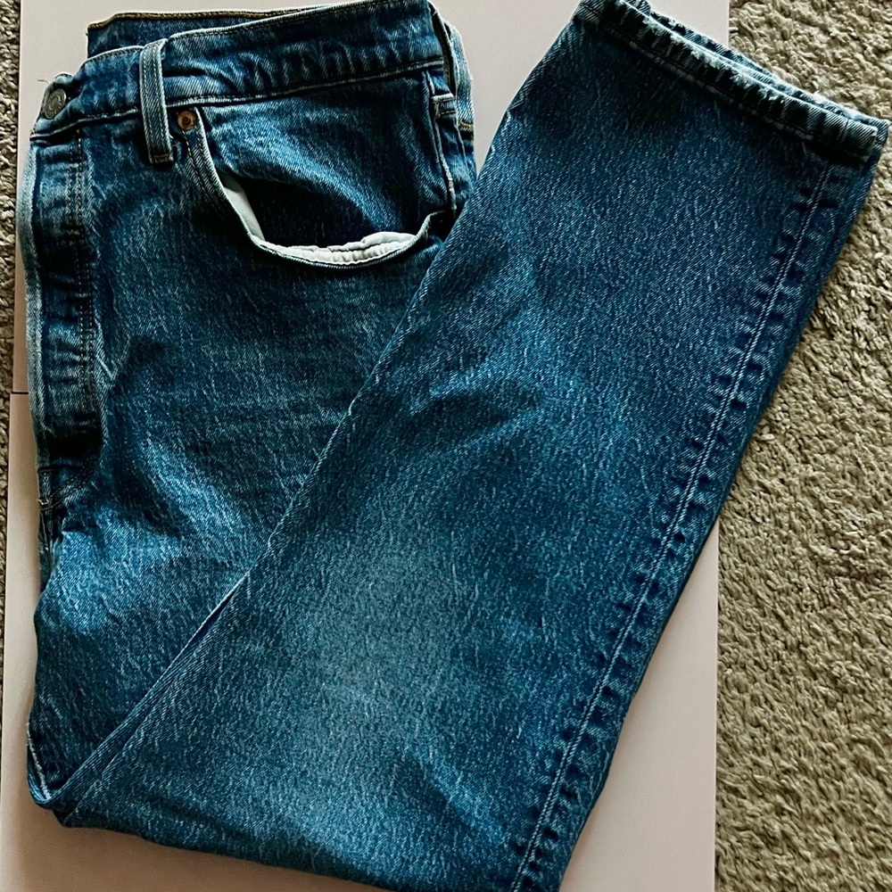 Women Original crop Levi jeans 501